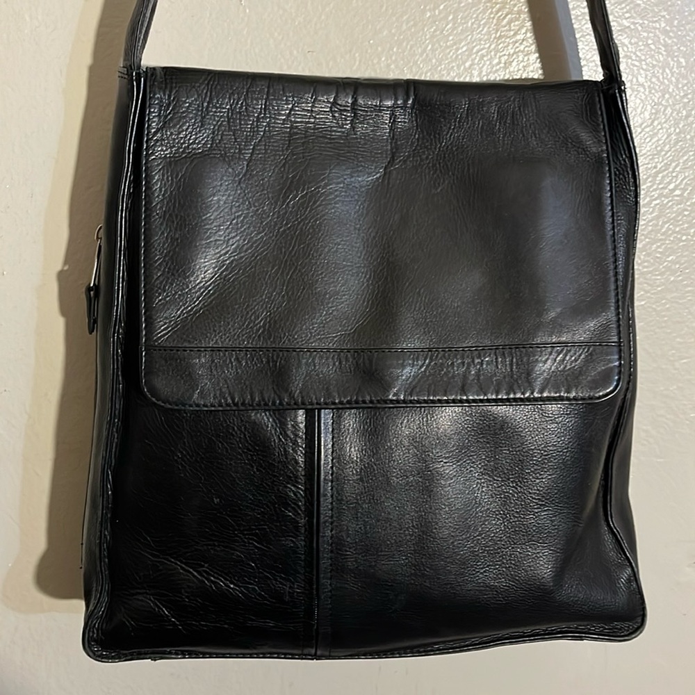 Chaos Leather Messenger Style Bag